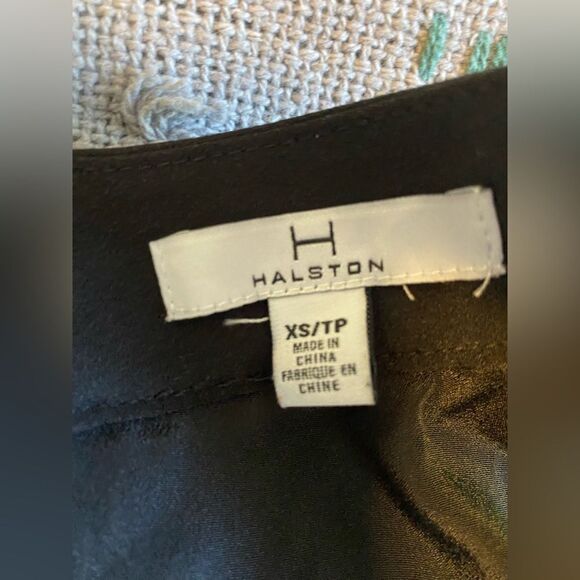 H by Halston, Black, Sleeveless, Key-Hole Blouse, Size XS - Picture 5 of 5